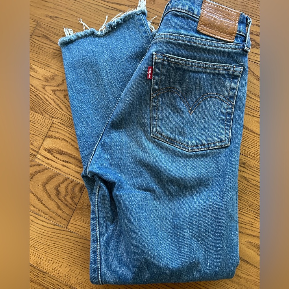 Levi’s Women's Wedgie Straight Fit Jean- size 26
